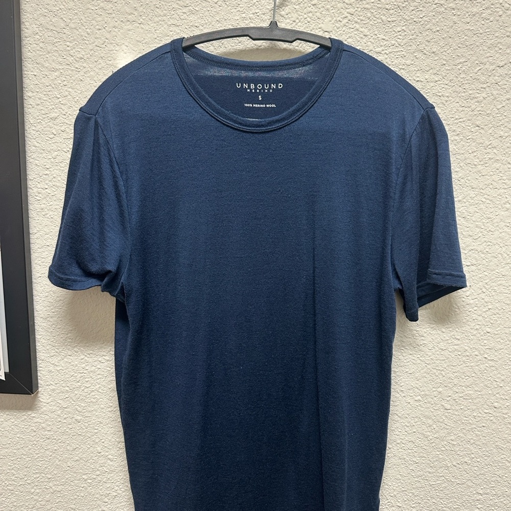 Unbound Merino Men's Classic Navy Tee